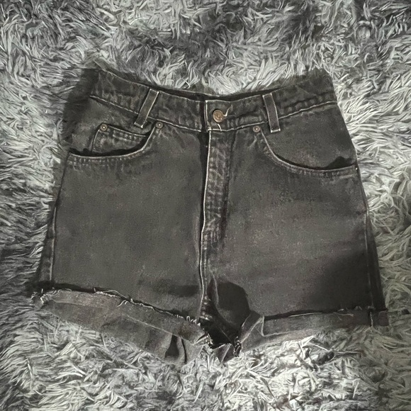 Levi High Wasited Shorts - Black - Picture 2 of 3